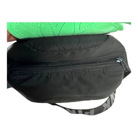 Victorias Secret Pink Pineapple Quilted Crossbody Bag Lunch Box Snacks School - Picture 10 of 11